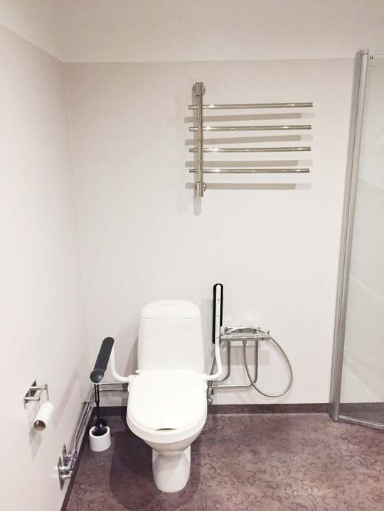 Hembad - Nyrenoverat handikappanpassat badrum
